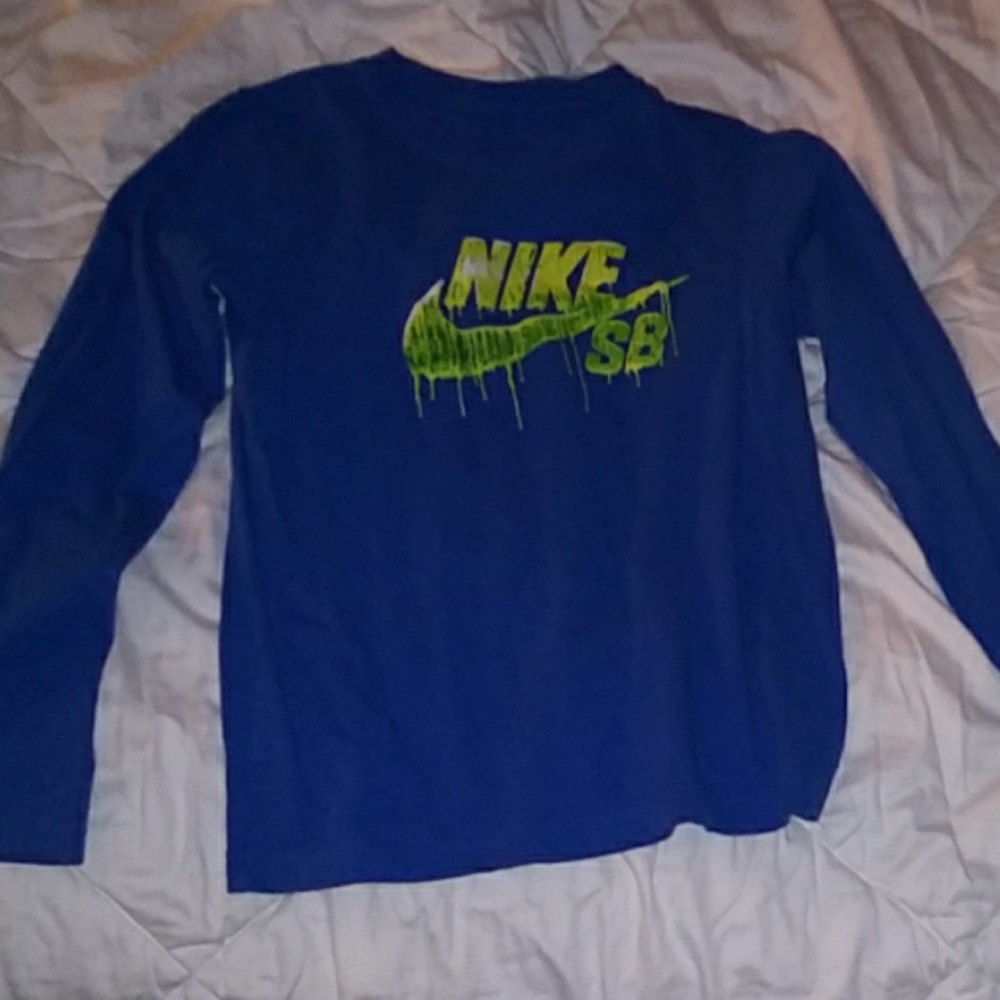 Boys Nike tee